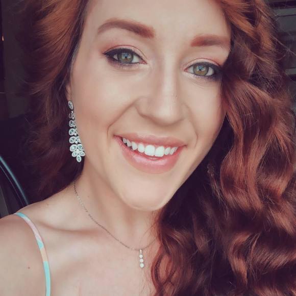 Meet your Posher, Katie - Picture 1 of 1